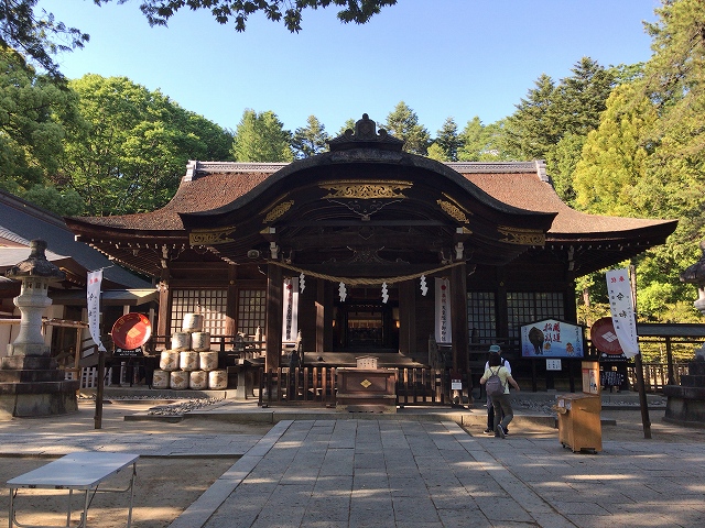 武田神社　拝殿