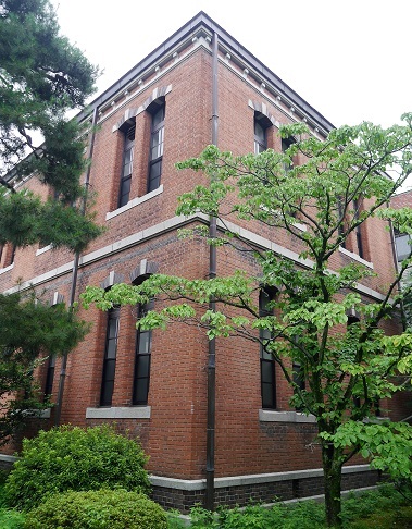 b京大医学図書館