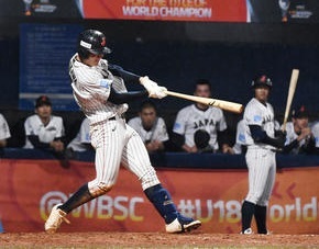 石川昂弥選手の3ラン本塁打